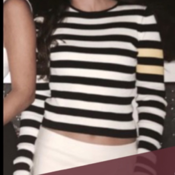 ZARA Long sleeve cropped sweater - Picture 2 of 7